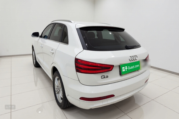 Audi Q3 2015 car image #5