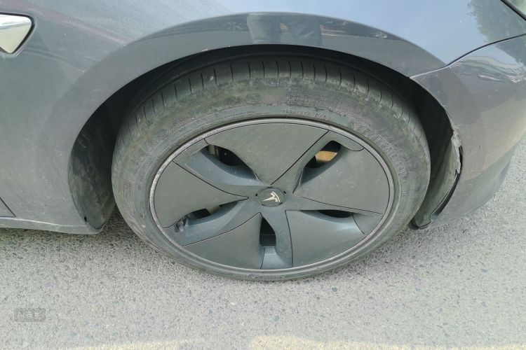 Tesla Model 3 2020 car image #9