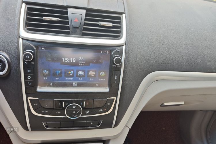 GEELY Emgrand 2015 #15 GEELY Emgrand 2015 car image #15