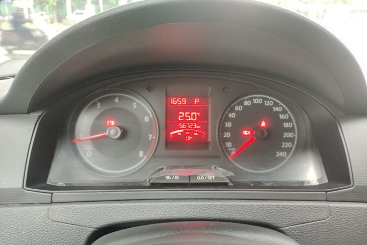Volkswagen Santana 2019 car image #12