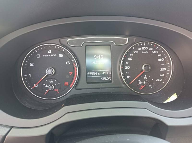 Audi Q3 2019 car image #9