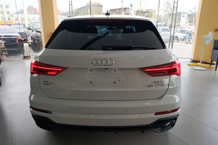 Audi Q3 2023 car image #4
