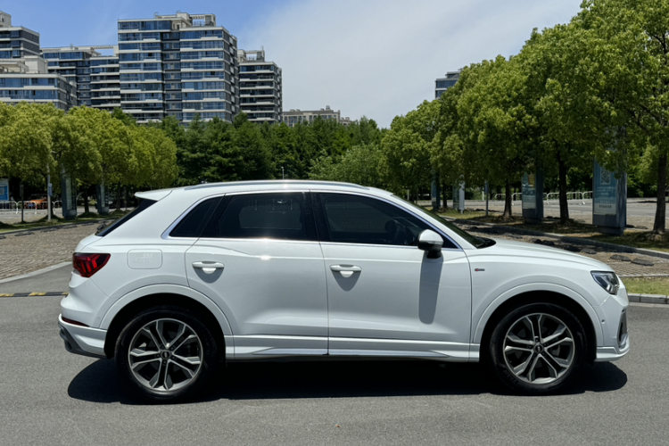 Audi Q3 2022 #8 Audi Q3 2022 car image #8