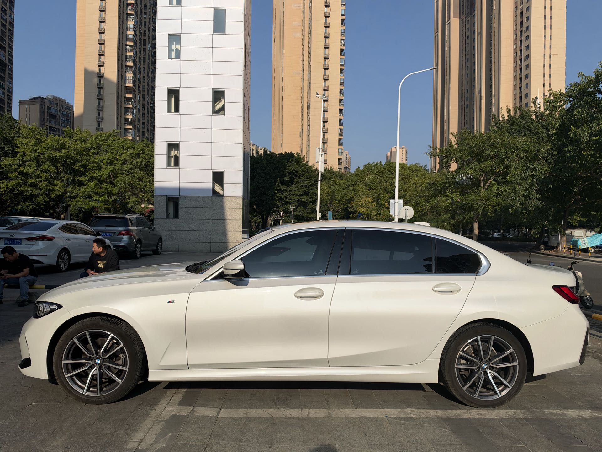 BMW 3 Series 2024 imagem de carro #2