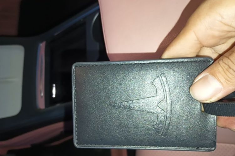 Tesla Model 3 2022 car image #9