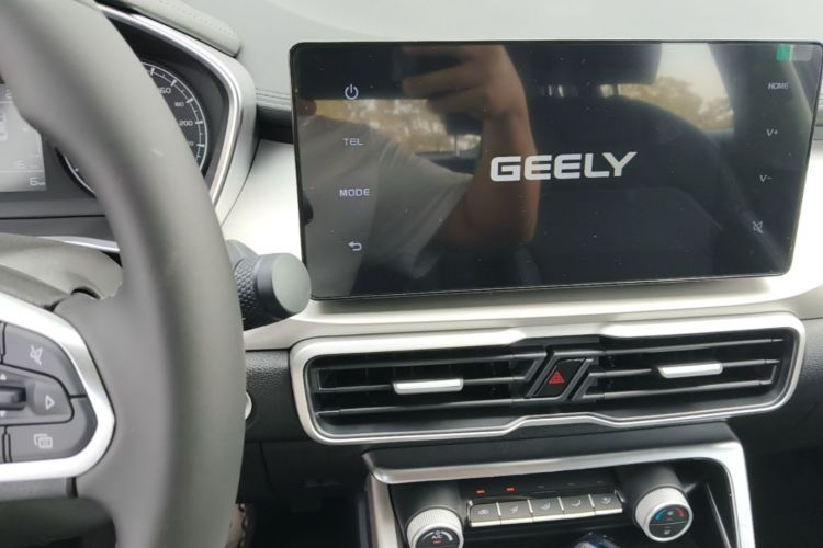 GEELY Coolray 2026 #13 GEELY Coolray 2026 image de voiture #13
