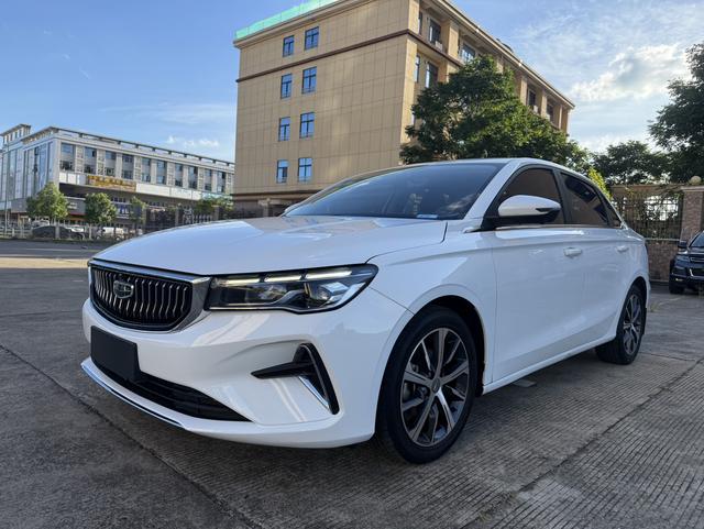 GEELY Emgrand 2022 #15 GEELY Emgrand 2022 car image #15