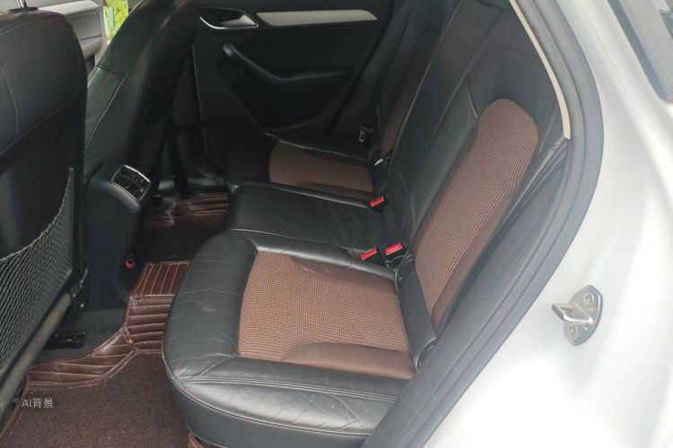 Audi Q3 2017 car image #19