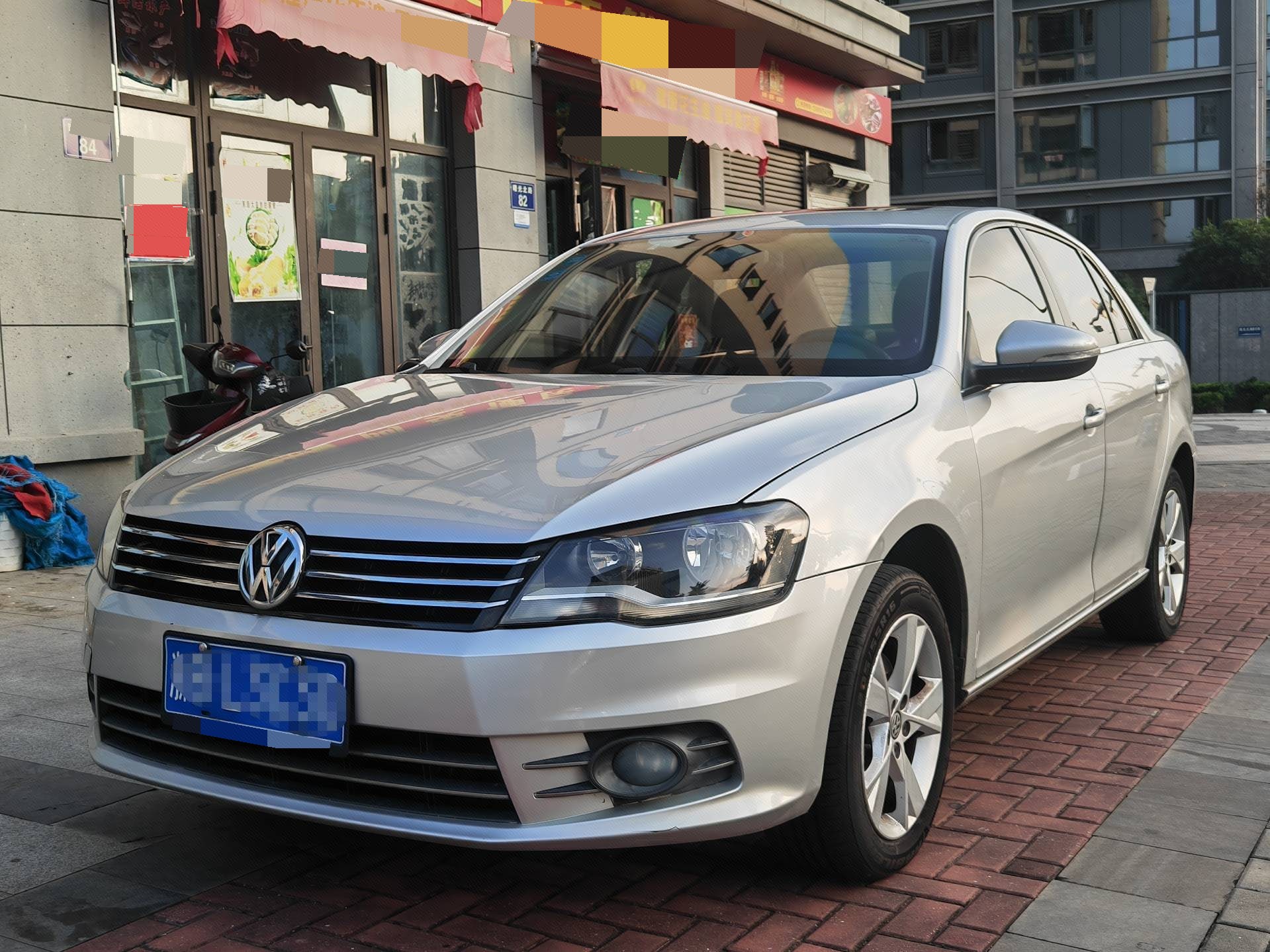 Volkswagen Bora 2013 car image 