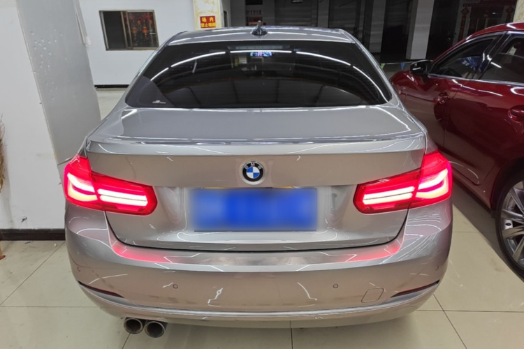 BMW 3 Series 2018 car image #6