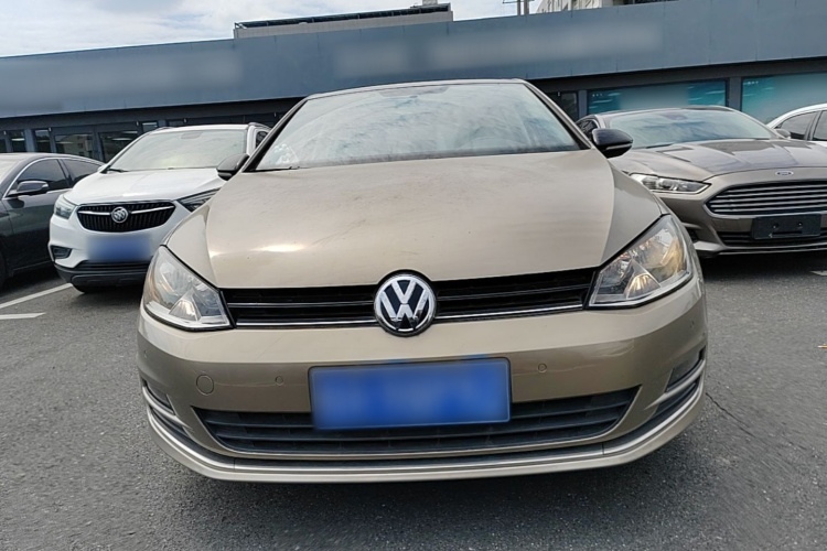 Volkswagen Golf 2017 car image #3