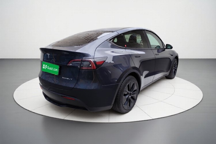 Tesla Model Y 2024 #7 Tesla Model Y 2024 car image #7