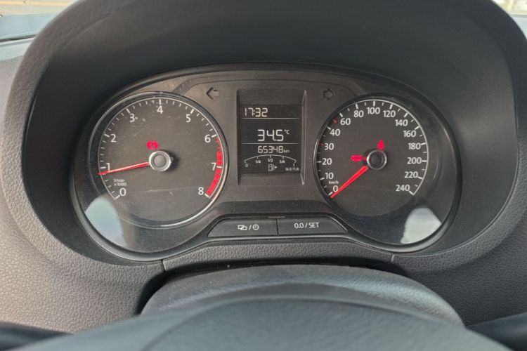 Volkswagen Polo 2017 car image #12
