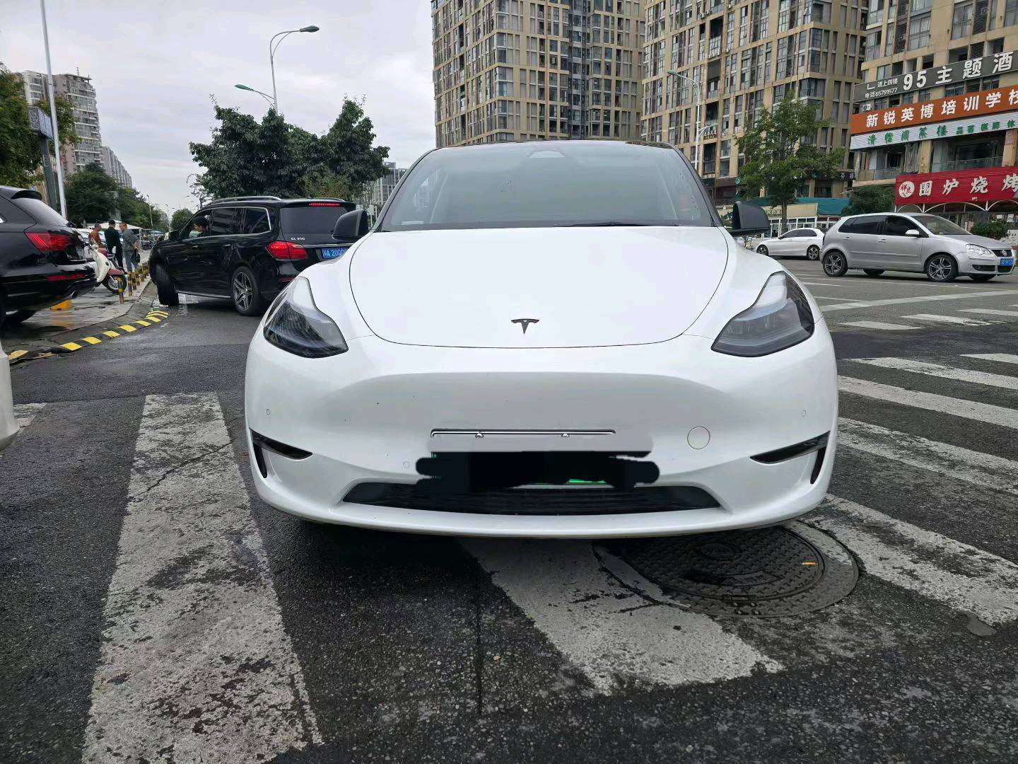 Tesla Model Y 2024 car image #4