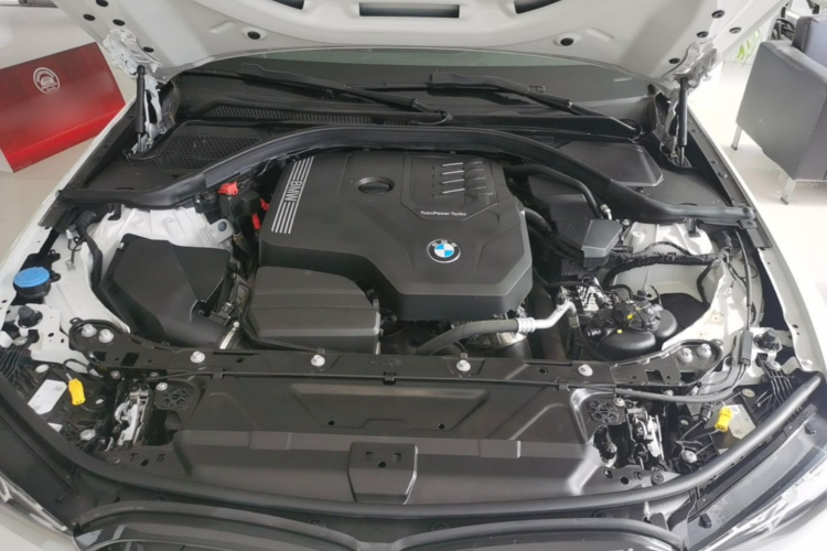 BMW 3 Series 2025 #20 BMW 3 Series 2025 car image #20