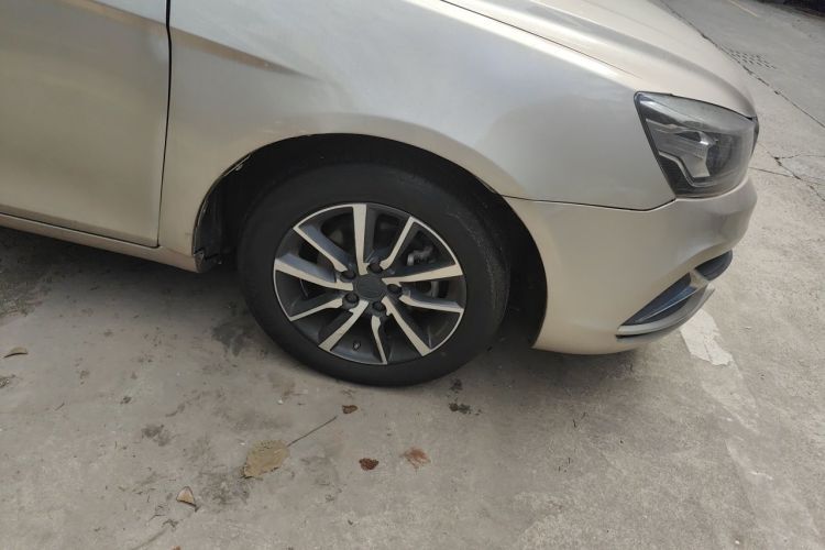 GEELY Emgrand 2019 car image #9