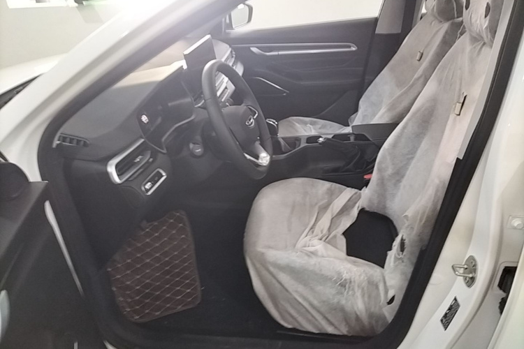 GEELY Emgrand 2026 car image #15