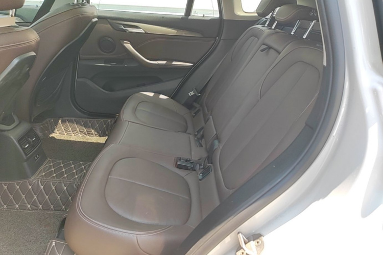 BMW X1 2019 car image #13