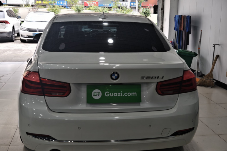 BMW 3 Series 2016 car image #9