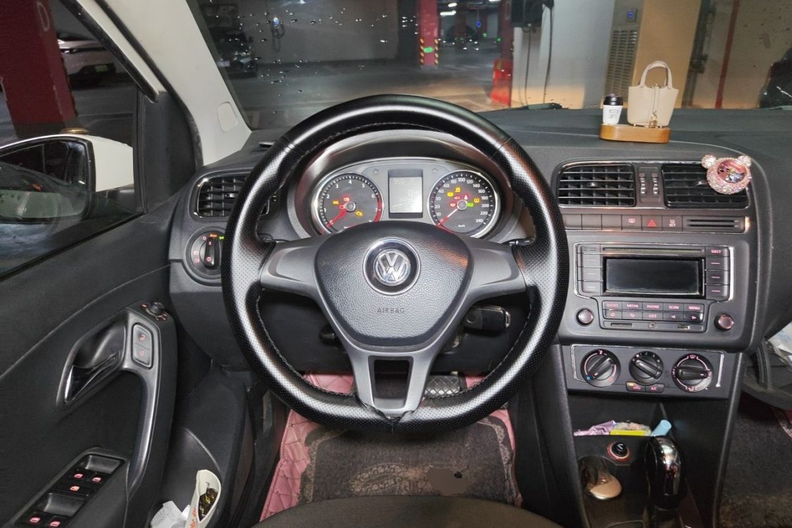 Volkswagen Polo 2015 #22 Volkswagen Polo 2015 car image #22