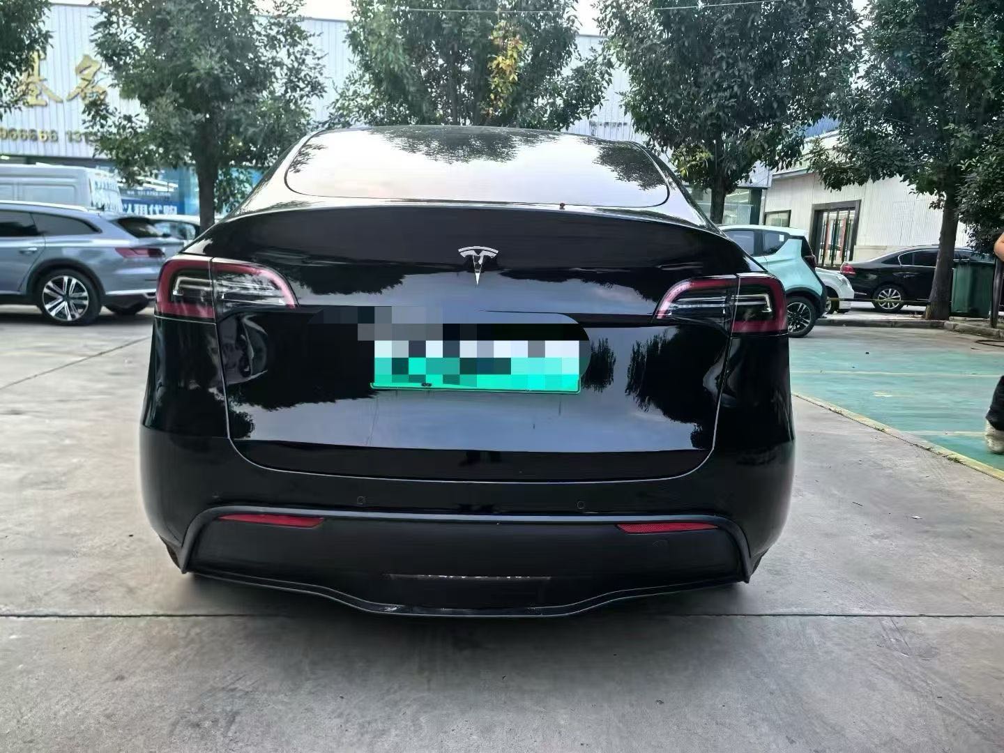 Tesla Model Y 2022 car image #11
