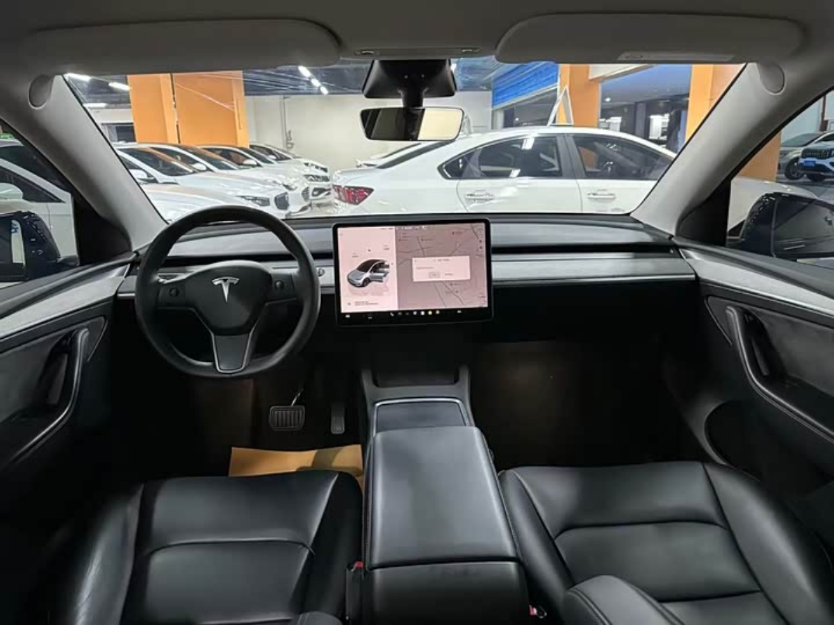 Tesla Model Y 2023 #4 Tesla Model Y 2023 car image #4