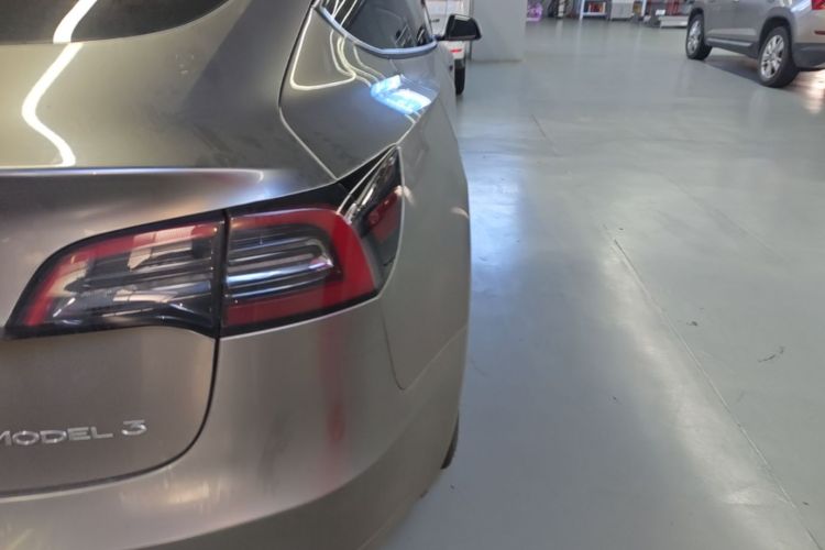 Tesla Model 3 2022 car image #8