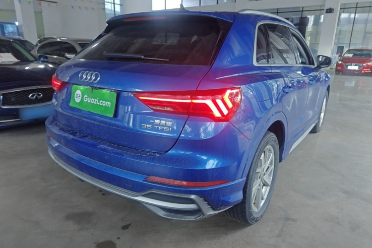 Audi Q3 2020 car image #7