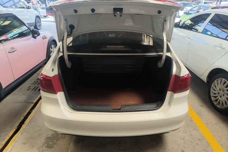 Volkswagen Santana 2016 car image #19