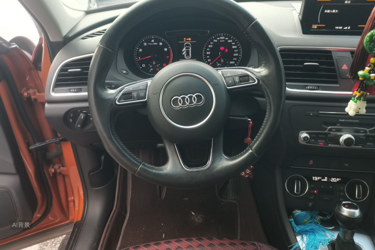 Audi Q3 2017 car image #12