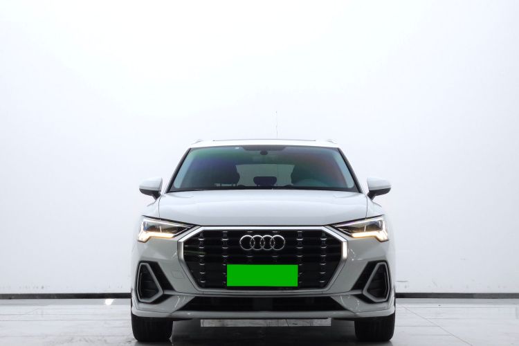 Audi Q3 2021 car image #4