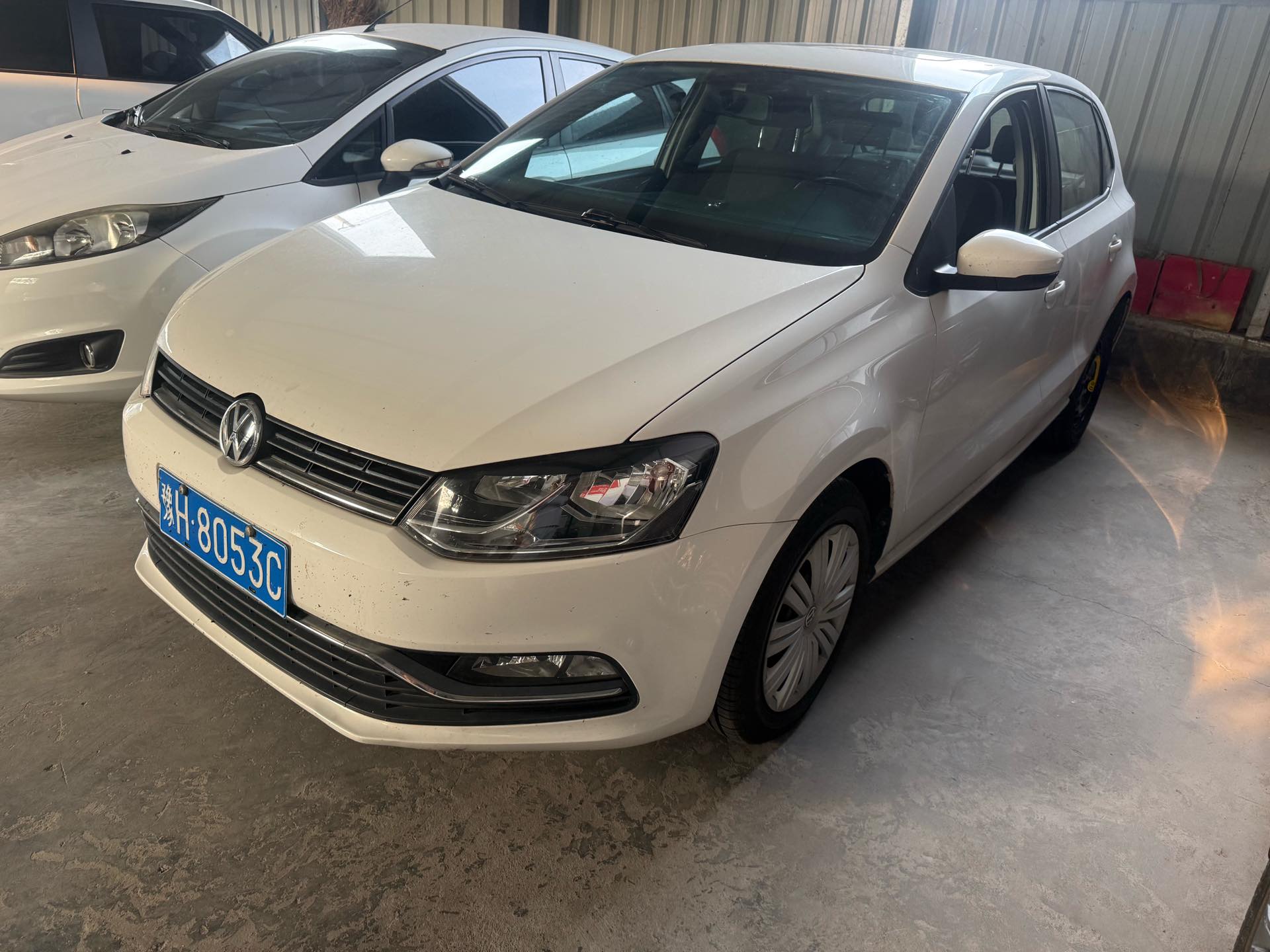 Volkswagen Polo 2016 Volkswagen Polo 2016 car image