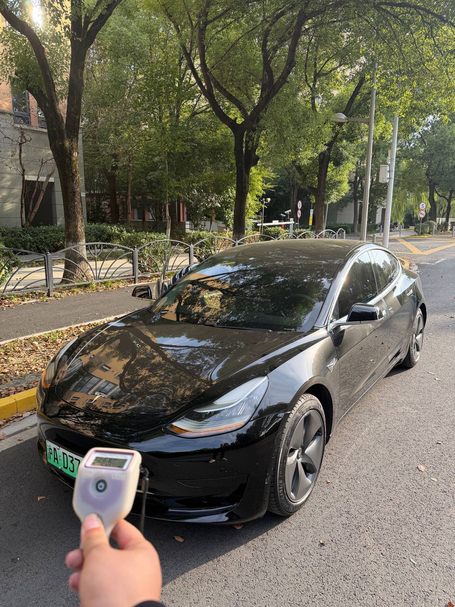 Tesla Model 3 2020 car image 