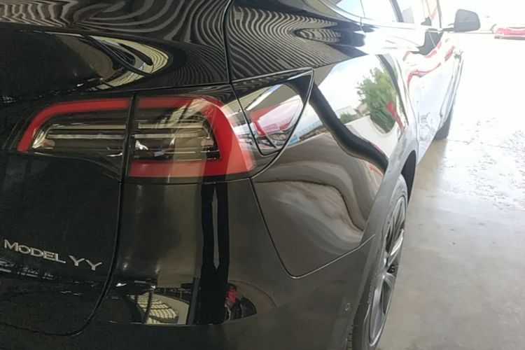 Tesla Model Y 2023 #8 Tesla Model Y 2023 car image #8