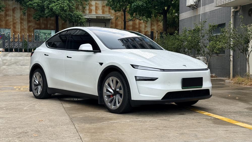 Tesla Model Y 2025 #3 Tesla Model Y 2025 immagine di auto #3