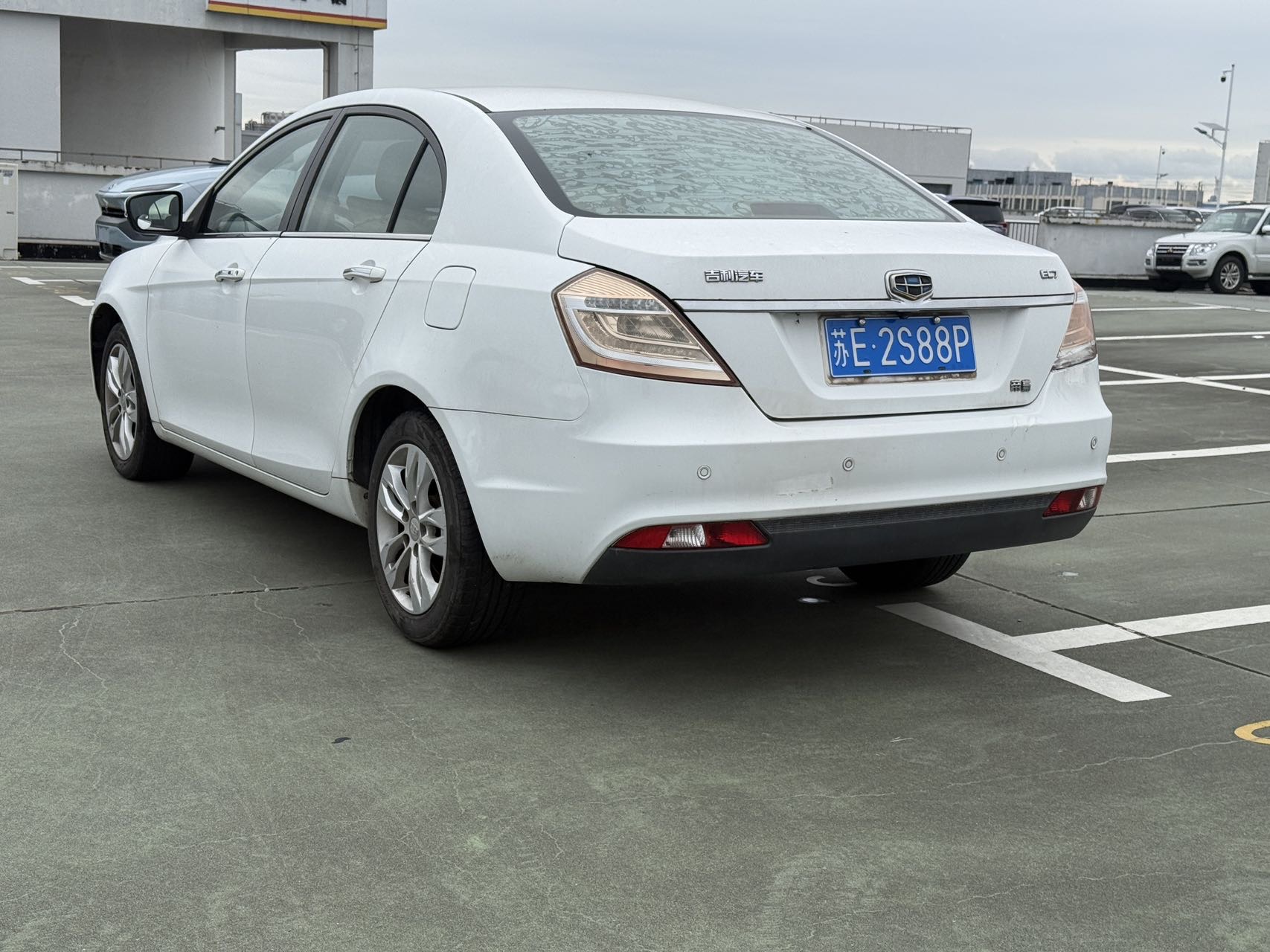 GEELY Emgrand 2015 #4 GEELY Emgrand 2015 صورة سيارة #4