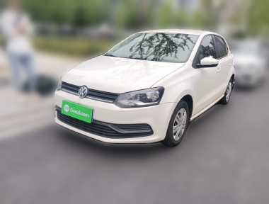 Volkswagen Polo 2015 car image 