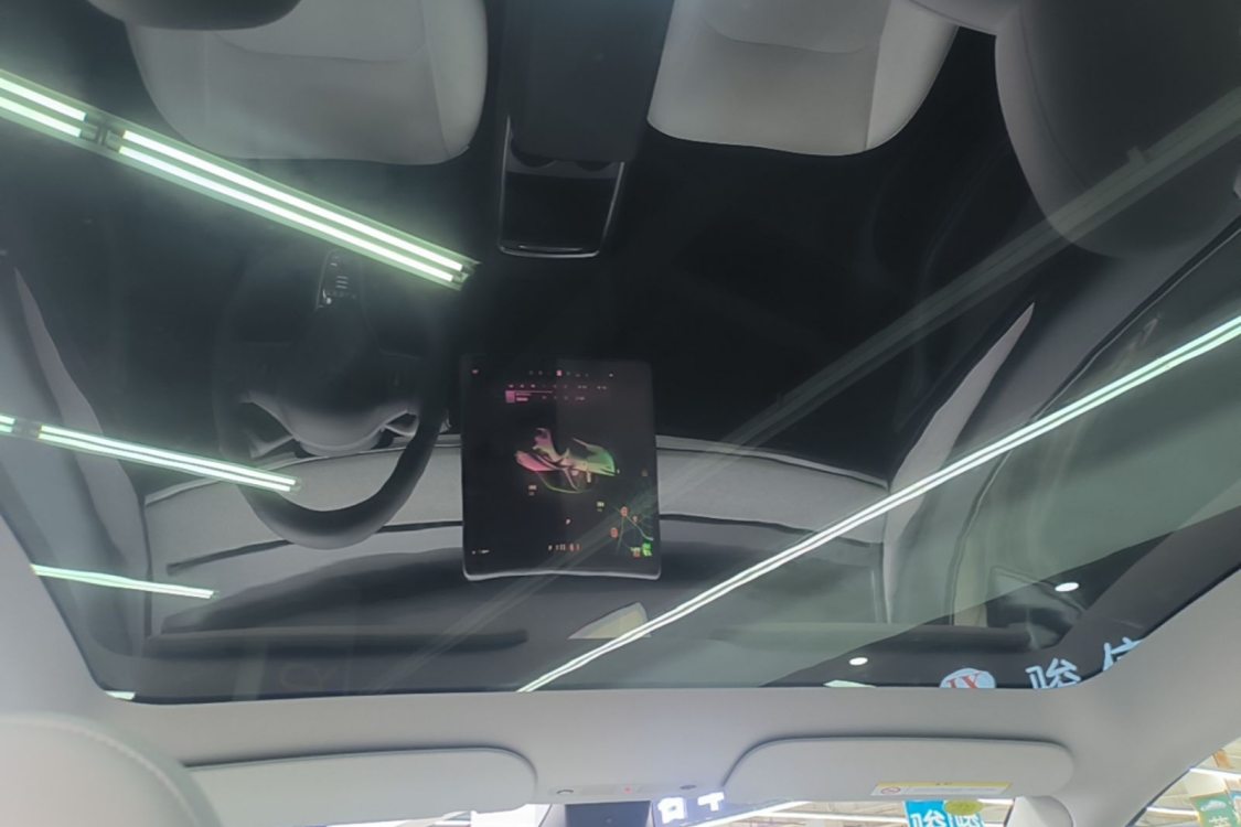 Tesla Model Y 2024 #14 Tesla Model Y 2024 car image #14