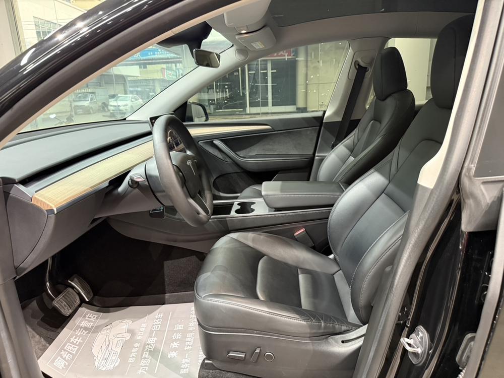 Tesla Model Y 2023 #24 Tesla Model Y 2023 car image #24