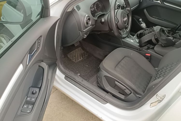 Audi A3 2017 car image #16