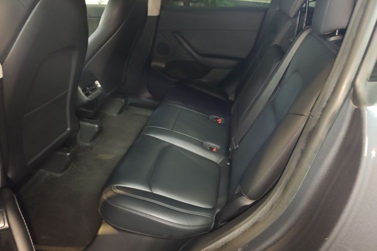 Tesla Model Y 2022 car image #17