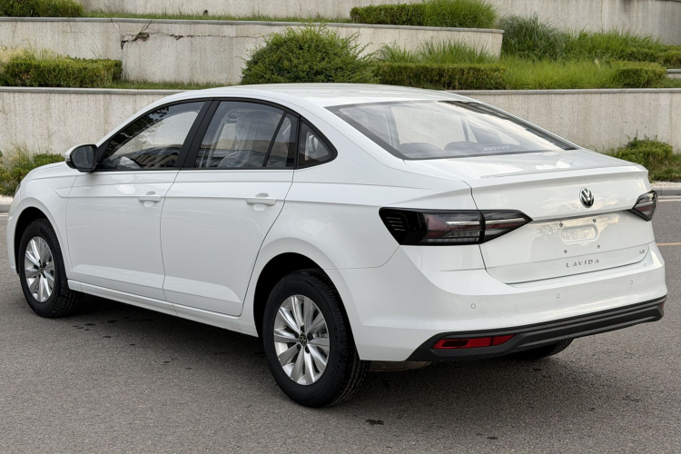 Volkswagen Lavida 2026 car image #6