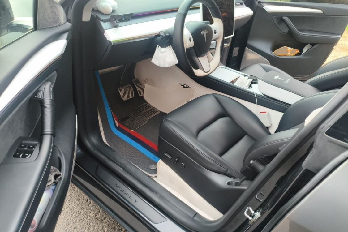 Tesla Model Y 2024 car image #23