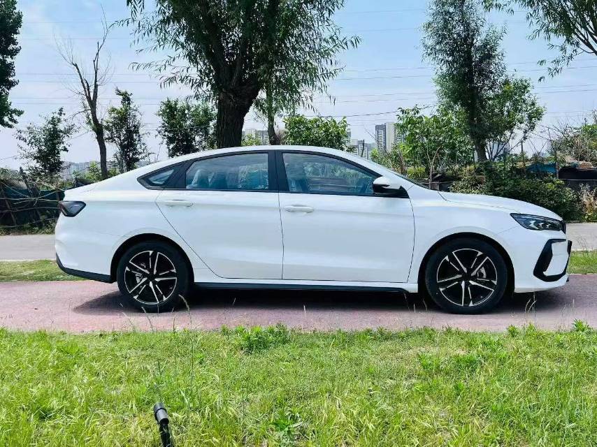 GEELY Binray 2026 #4 GEELY Binray 2026 car image #4
