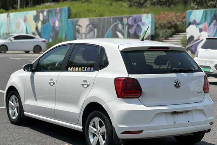Volkswagen Polo 2018 car image #5