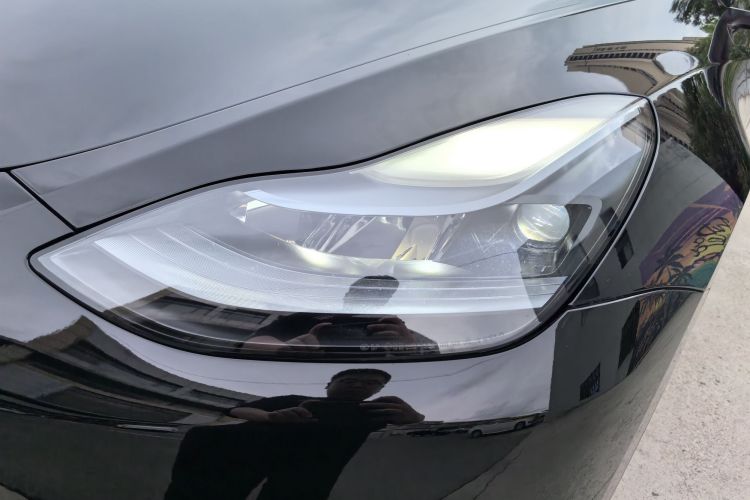 Tesla Model Y 2023 car image #22