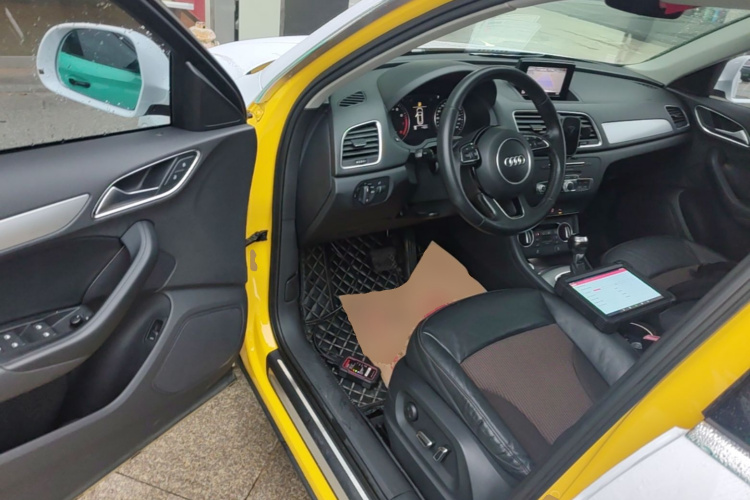 Audi Q3 2017 #16 Audi Q3 2017 car image #16