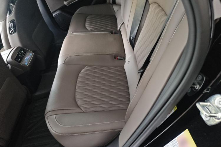 BYD Han 2024 car image #17
