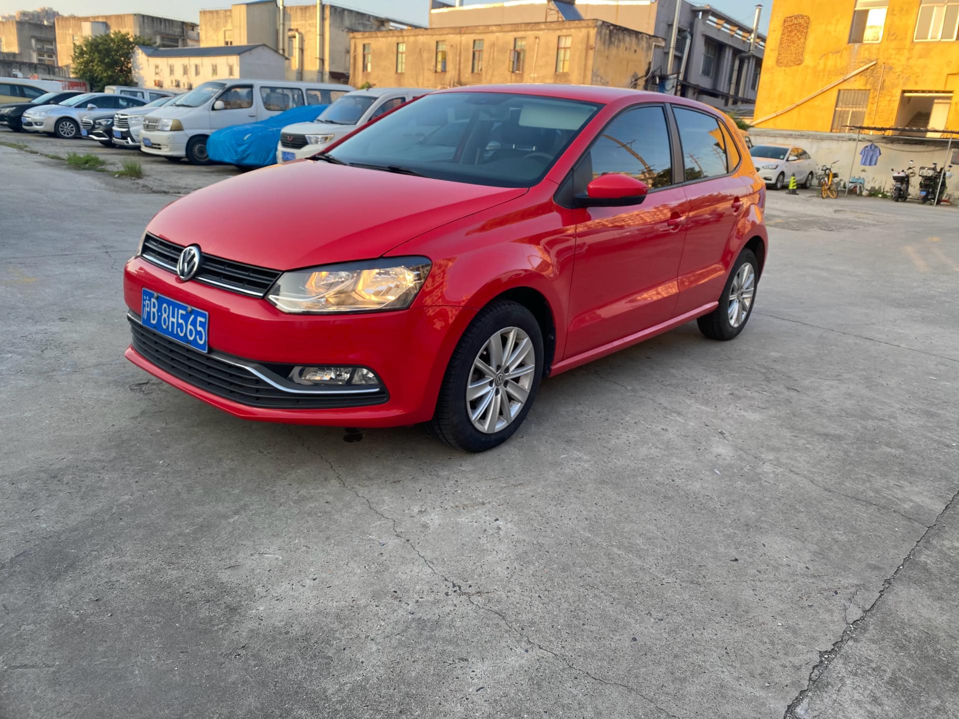 Volkswagen Polo 2014 Volkswagen Polo 2014 car image