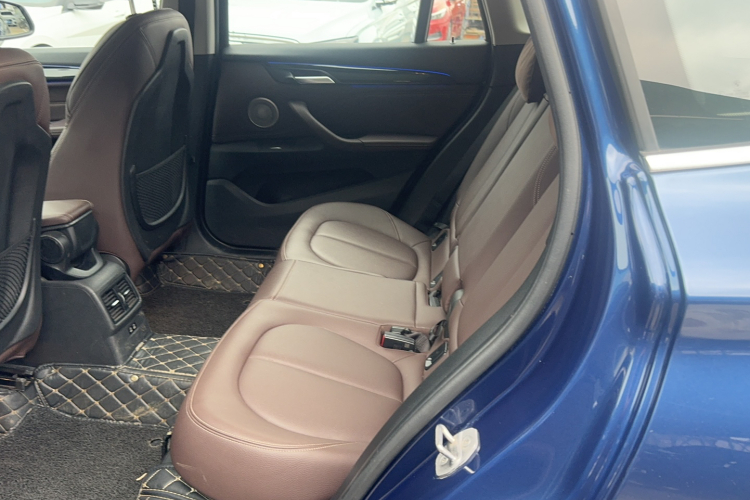 BMW X1 2022 car image #10